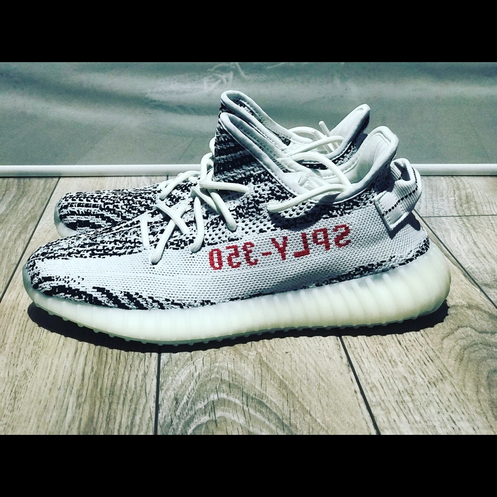 Adidas YEEZY BOOST 350 V2 zebra